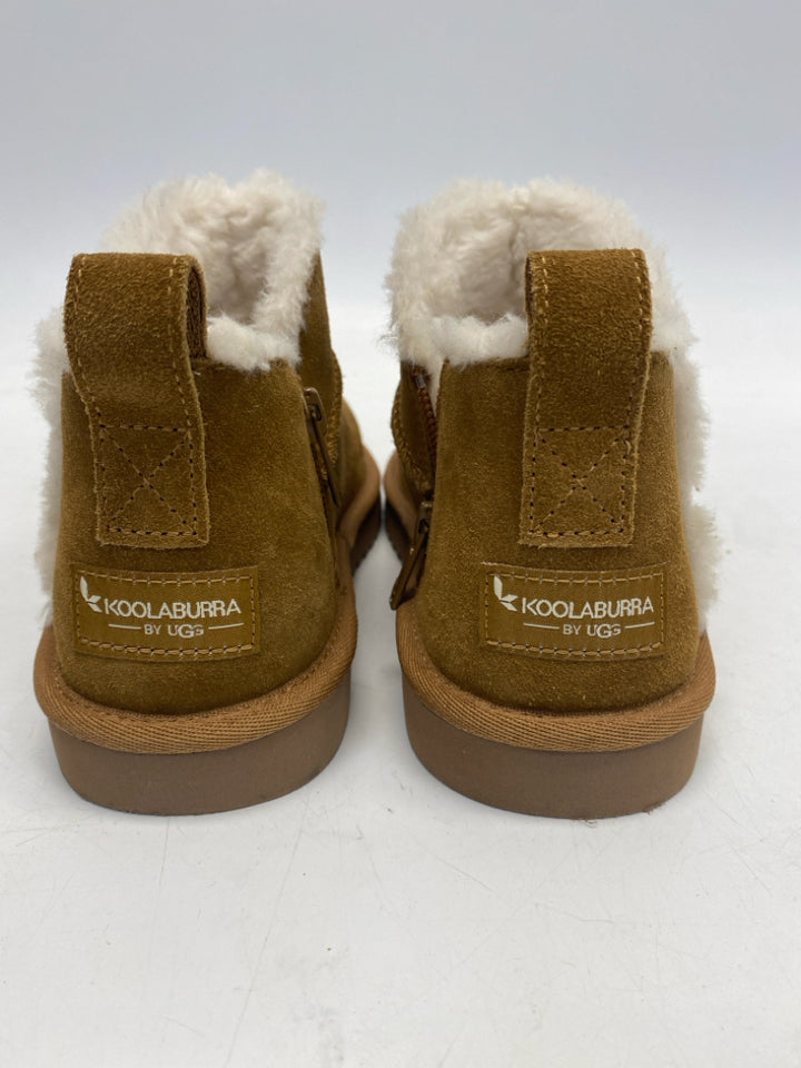 UGG SIZE 3 Brown Girl&