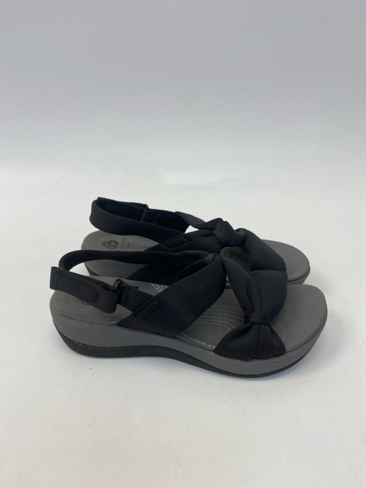 Clarks  Size 7 Black Knotted Sandals