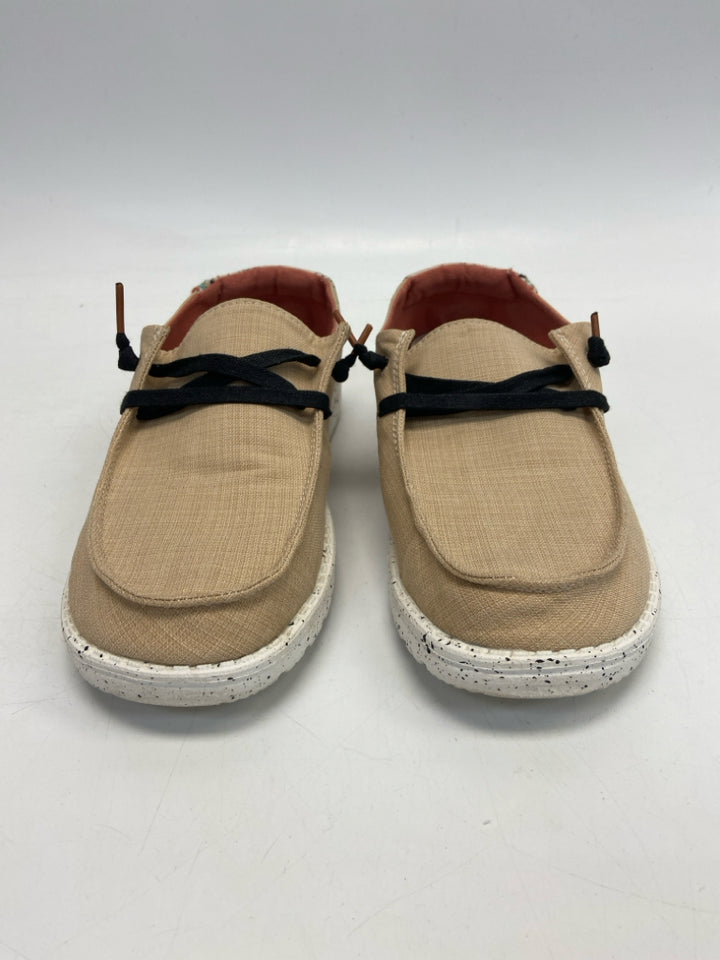 Hey Dude  Size 8 Sneakers