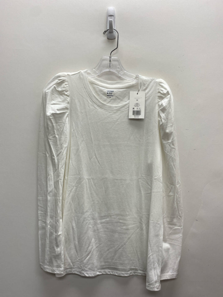 NWT Crown &amp; Ivy Size M White Puff Sleeve Ladies Top