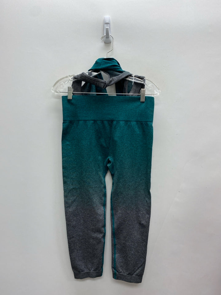 Size M Gray Green Gradient Athletic 2pc
