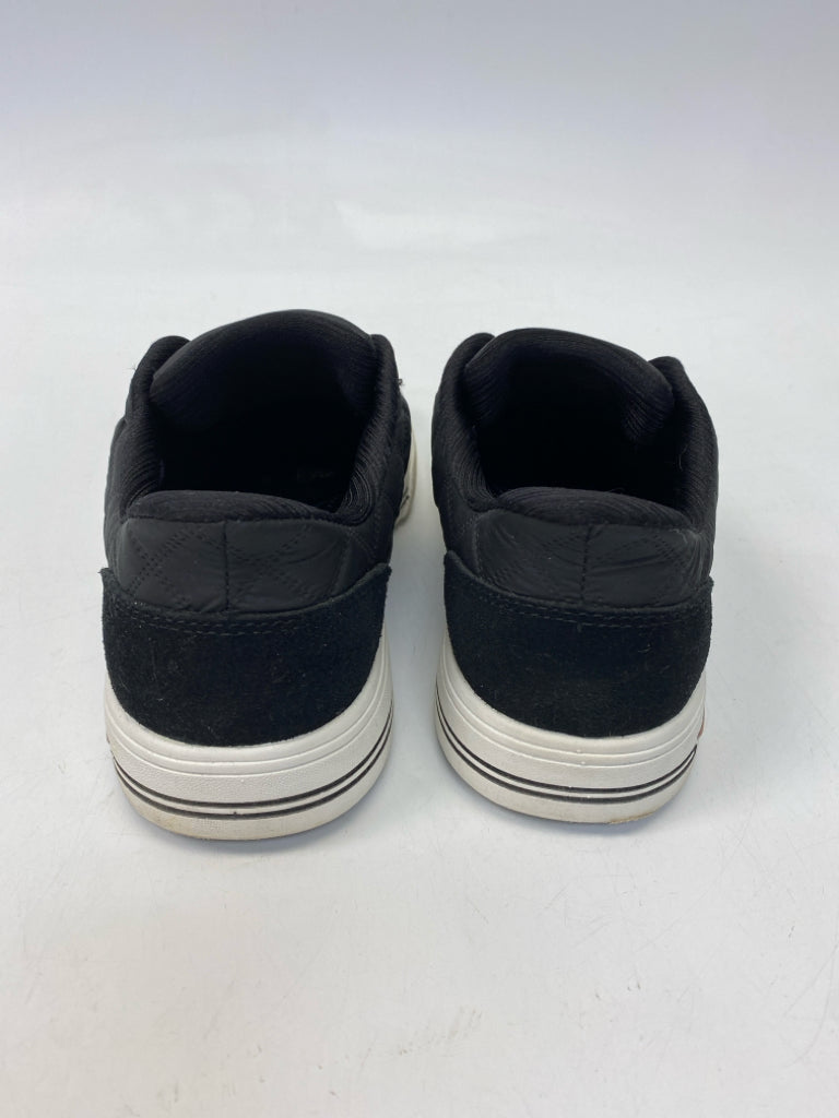 Skechers  Size 6 Black Sneakers