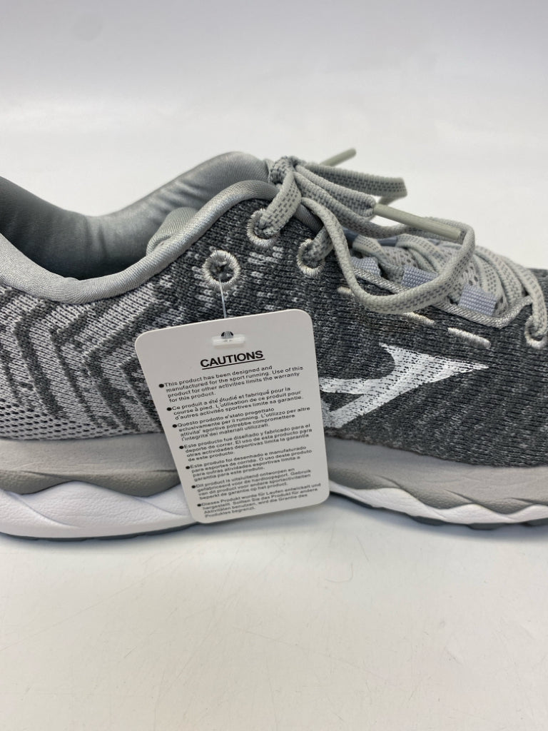 NWT Mizuno  Size 8.5 Gray Lace-up Sneakers