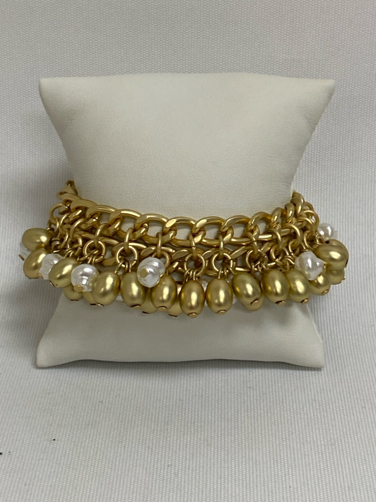 LILLY PULITZER Gold Color Pearl Color Beaded Bracelet