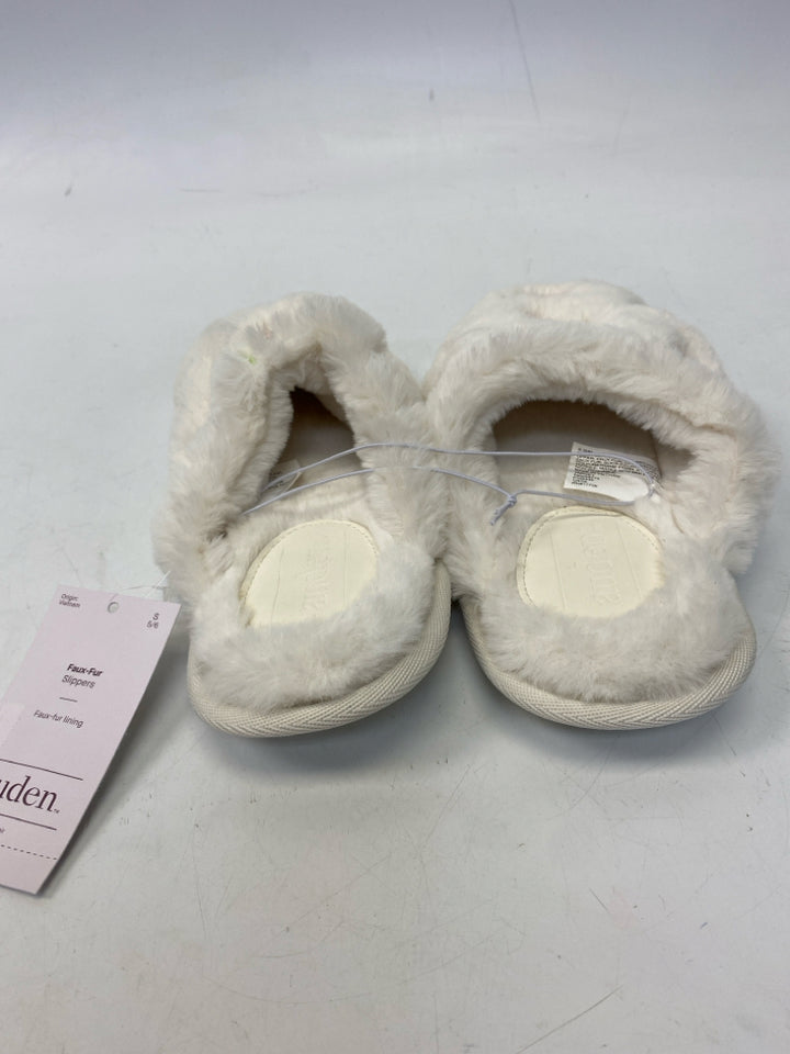 NWT auden US Shoe Size S Cream Multi-Color Flower(s) Slippers