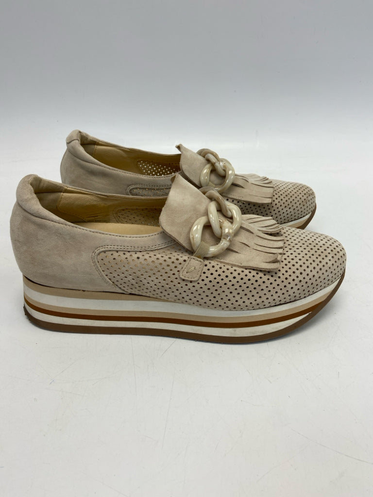 SOFTWAVES  Size 41 Tan Perforated Sneakers