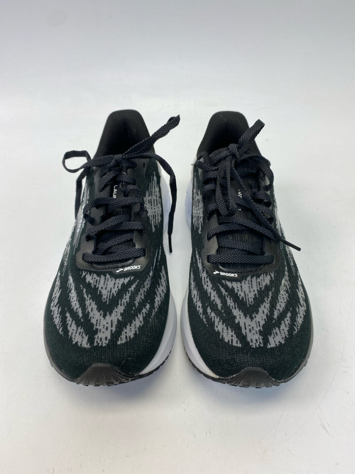 NWOT Brooks US Size 8.5 Black/Gray Lace-up Sneakers