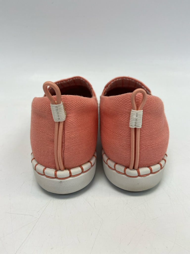 Clarks  Size 6 Peach Sneakers