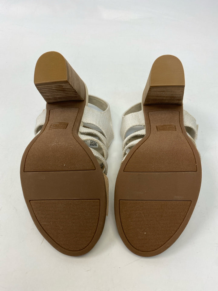NWOT Toms  Size 9 Tan Sandals