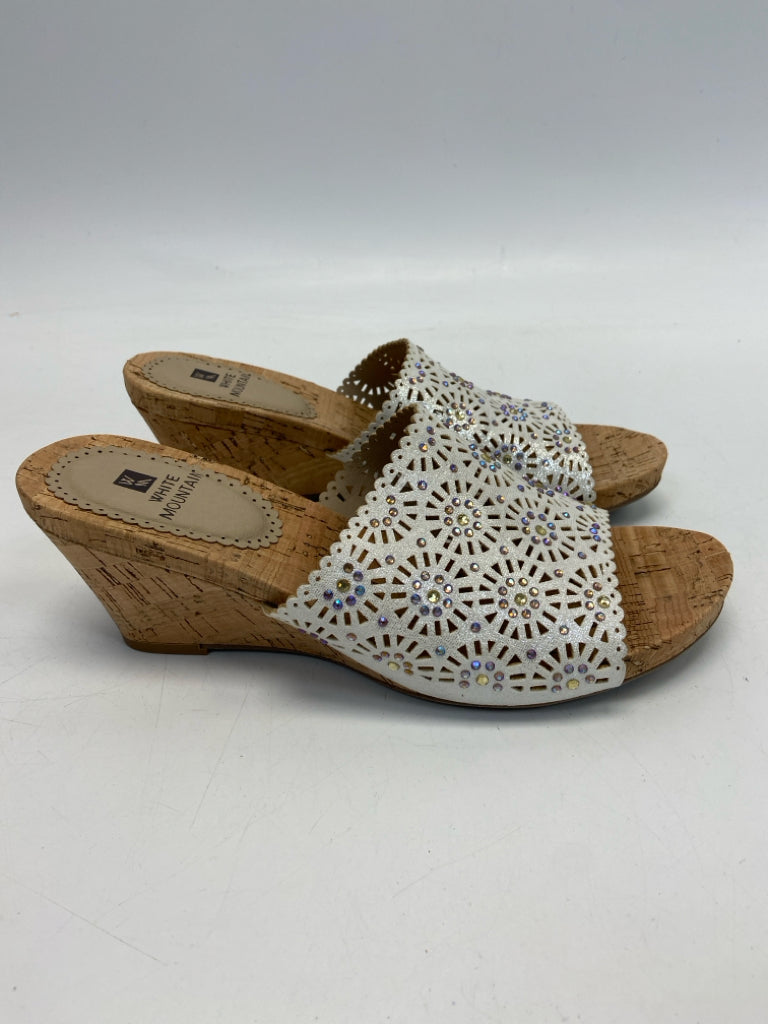 NWOT White Mountain  Size 7.5 Cream Rhinestone(s) Sandals