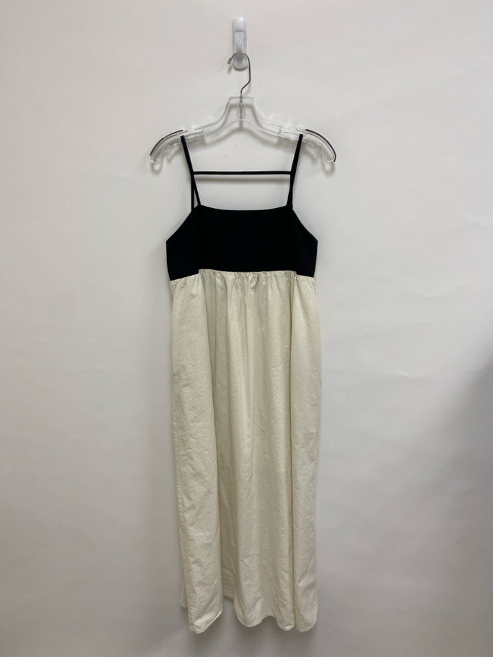Size L Black Cream Color Block Sleeveless Ladies Dress