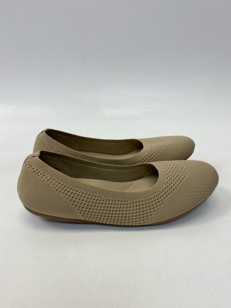 32 Degrees  Size 10 Cream Fabric Flats