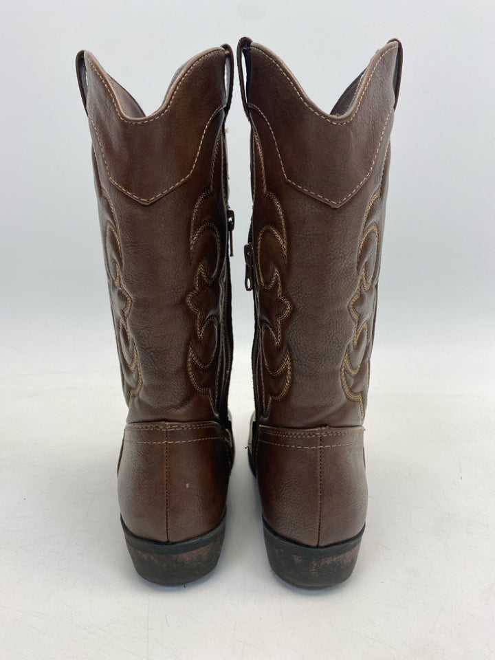 Cat &amp; Jack SIZE 4 Brown Girl&