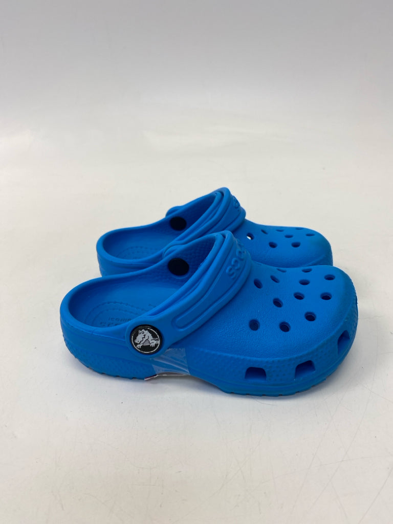 Crocs SIZE 8 Blue Girl&