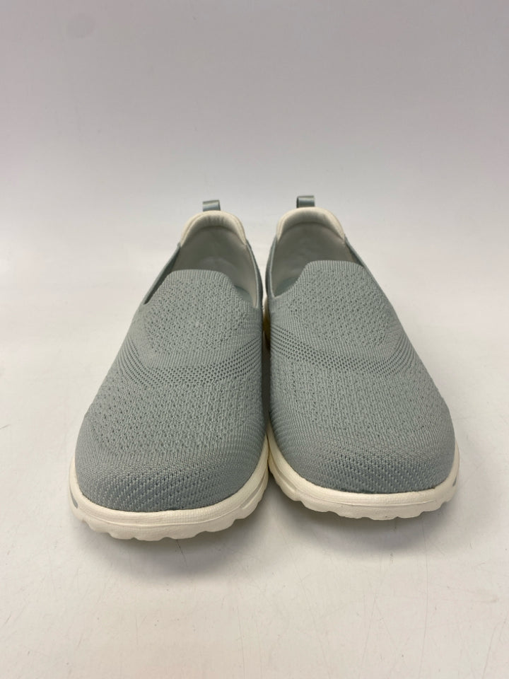 Skechers  Size 9 Blue Fabric Sneakers