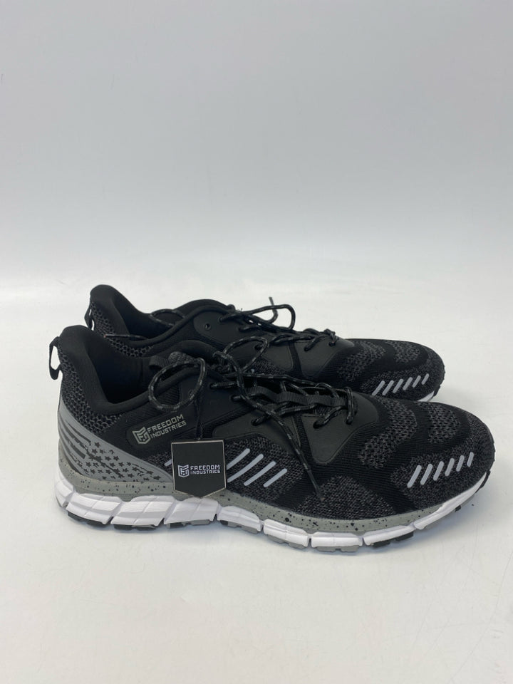 NWT Size 12 Black/Gray Lace-Up Men&