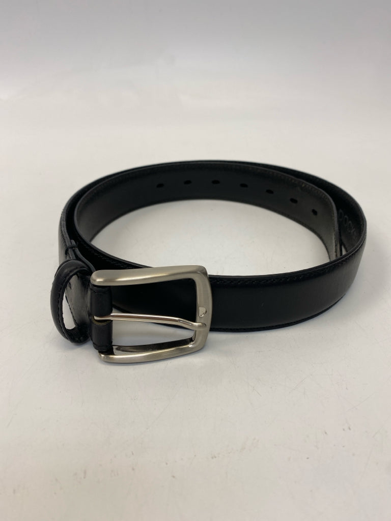 Dockers Size 36 Black Silver Buckle Leather Men&