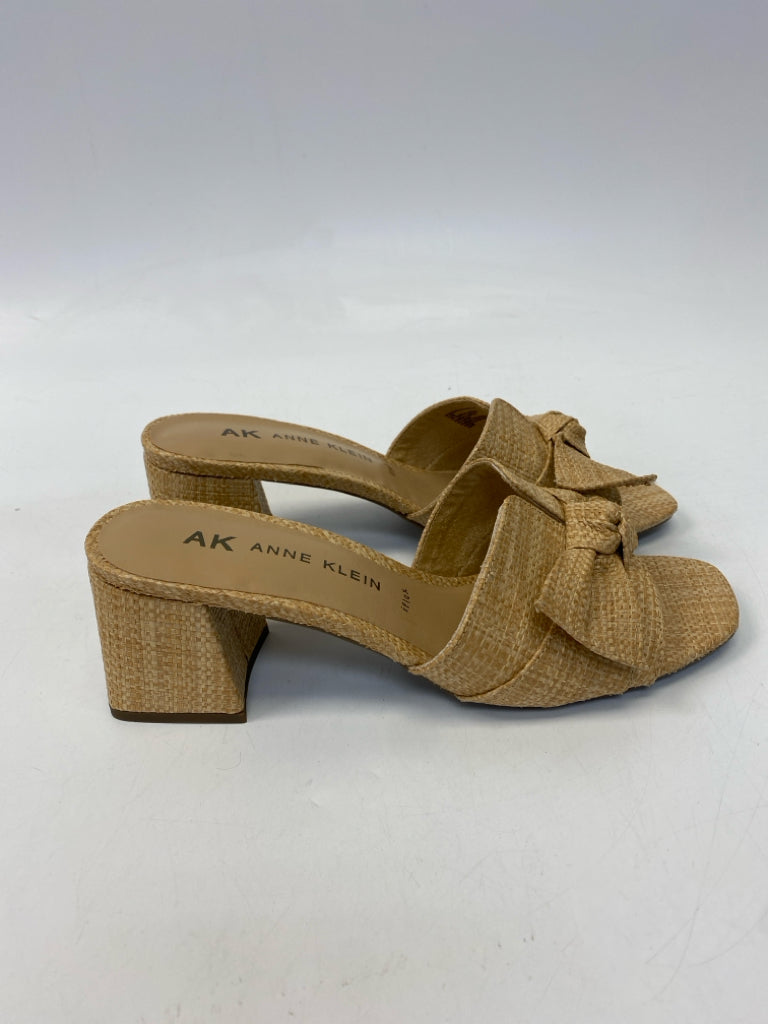 Anne Klein  Size 9.5 Natural Sandals
