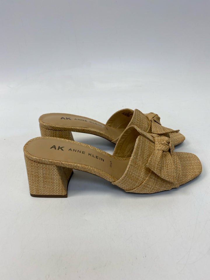 Anne Klein  Size 9.5 Natural Sandals