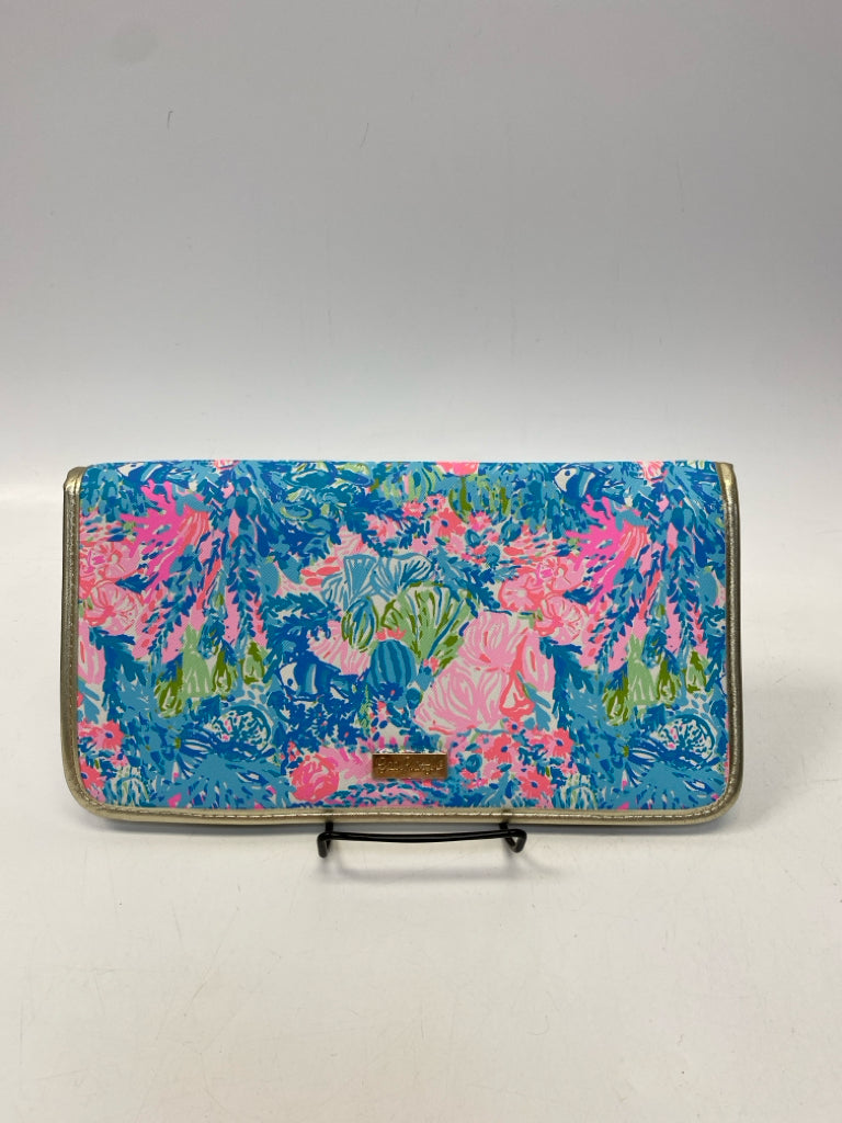 LILLY PULITZER Blue Pink/Multi Wallet