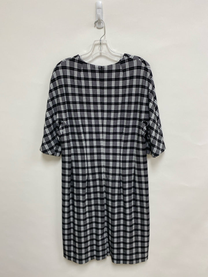 M.M.LAFLEUR Size 14 Black Gray Plaid Knit Ladies Dress