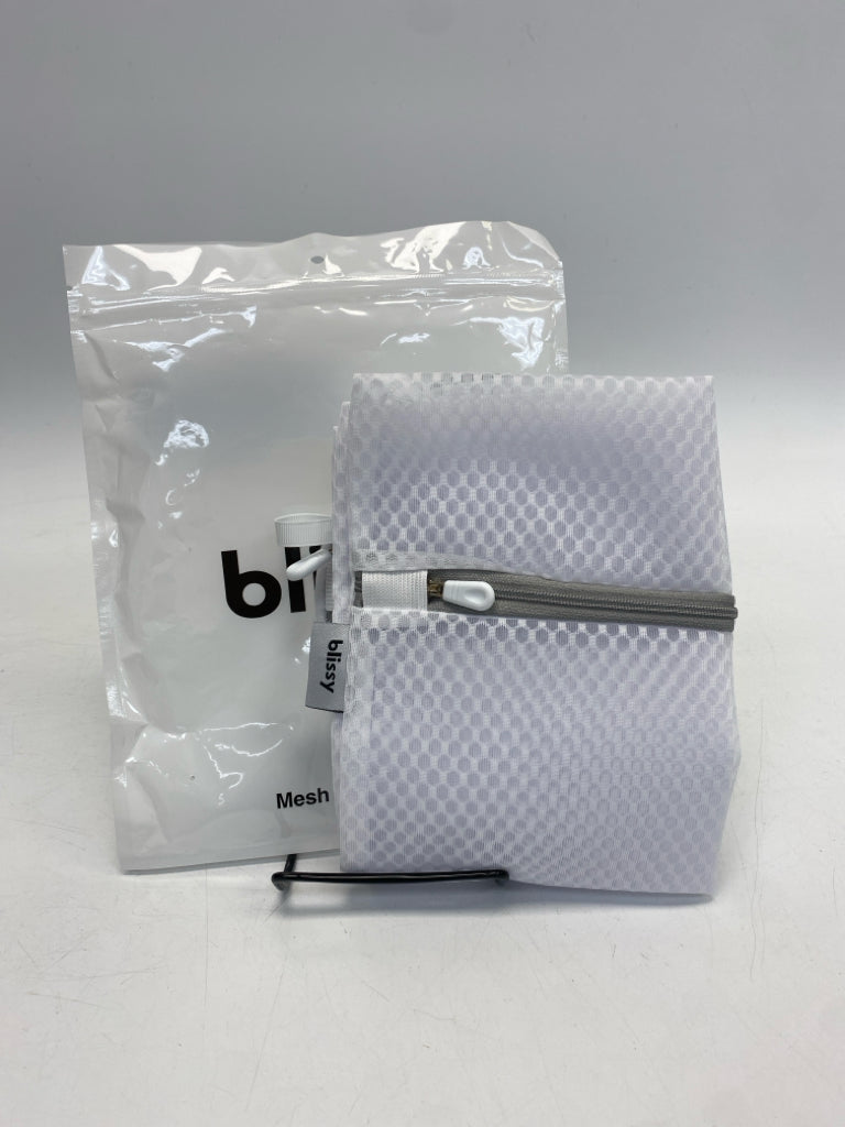 NEW/PKG White Misc. Laundry