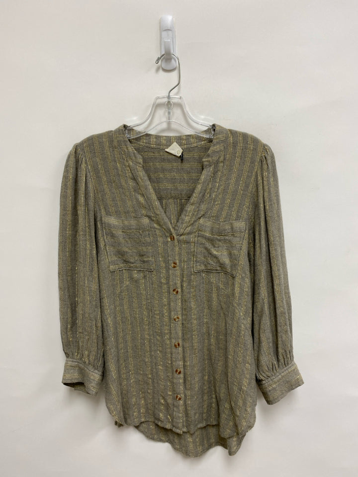 Akemi + Kin Size 6 Tan Gold Striped Ladies Top