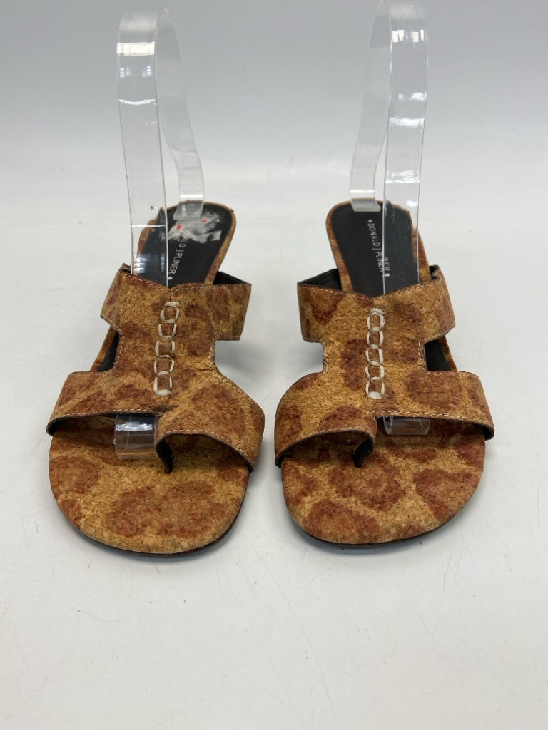 Donald Pliner  Size 7.5 Tan Sandals