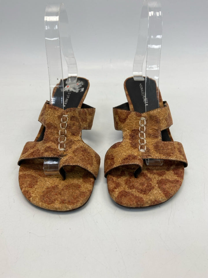 Donald Pliner  Size 7.5 Tan Sandals