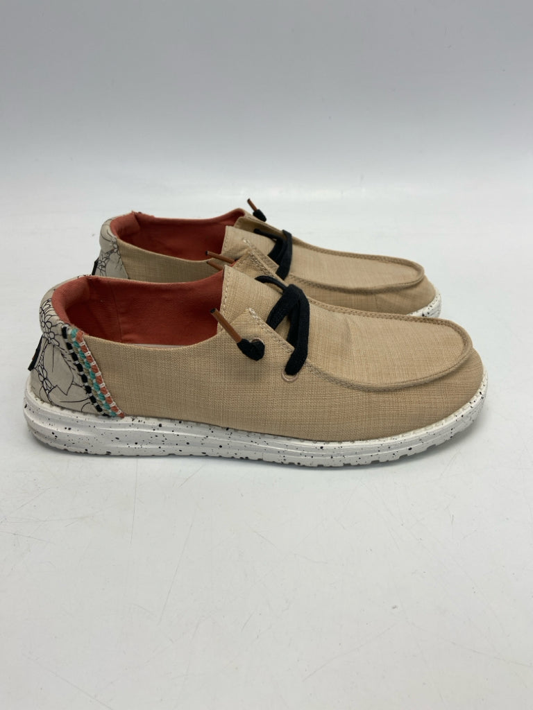 Hey Dude  Size 8 Sneakers