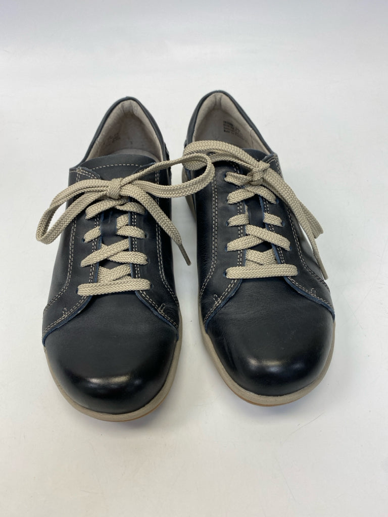 aetrex  Size 7.5 Black Lace-up Sneakers