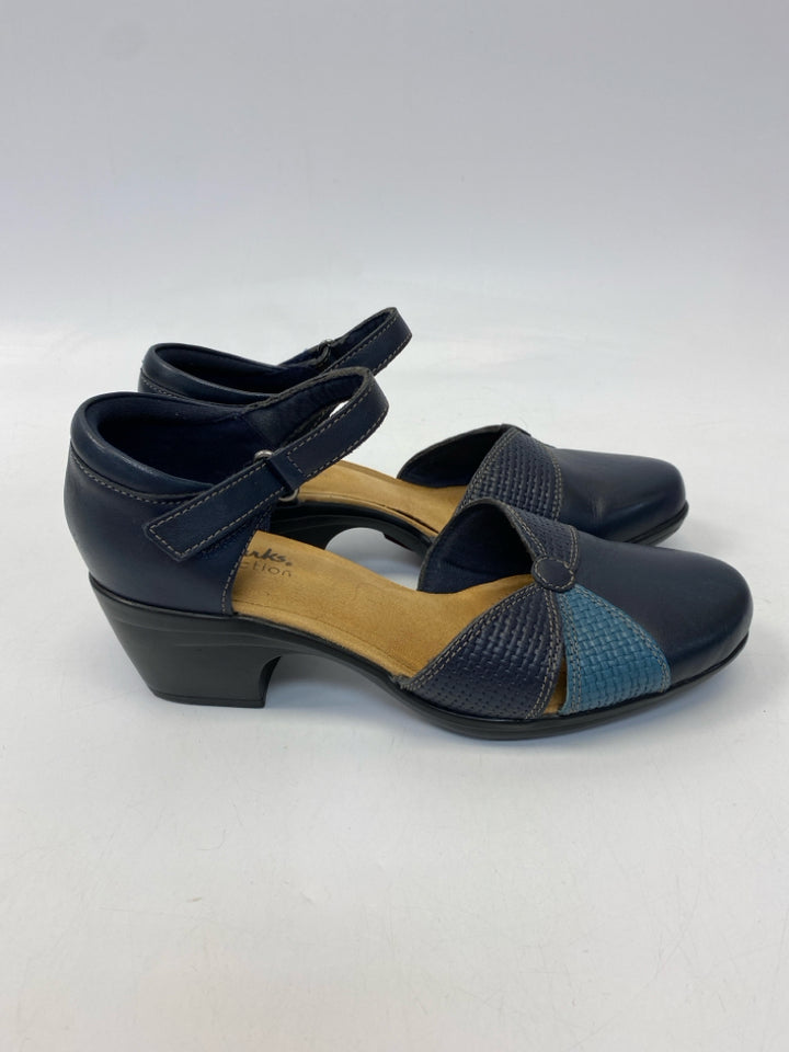 Clarks  Size 7.5 Navy Sandals