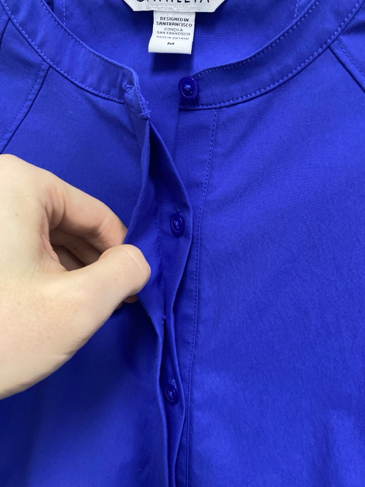 Athleta Size M Blue Button Up Poplin Ladies Top