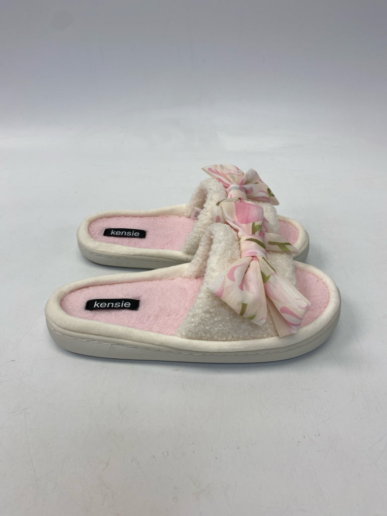 Kensie  Size 6/7 Cream Pink Bow(s) Slippers