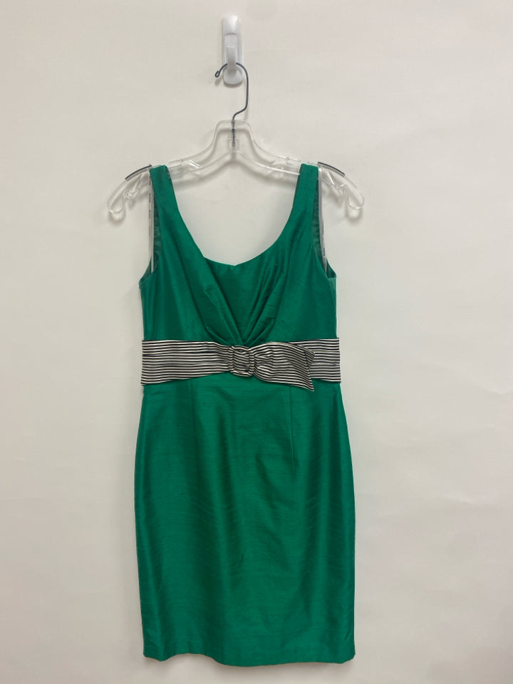 Kay Unger Size 4 Green Texture Sleeveless Ladies Dress