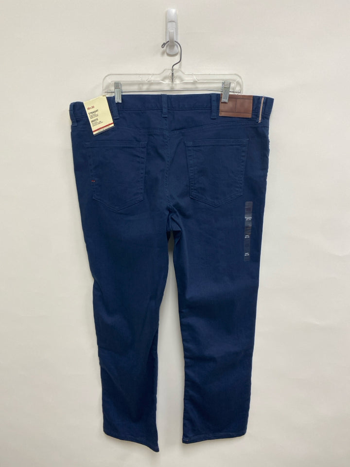 NWT Tommy Hilfiger Size 38 Navy Men&