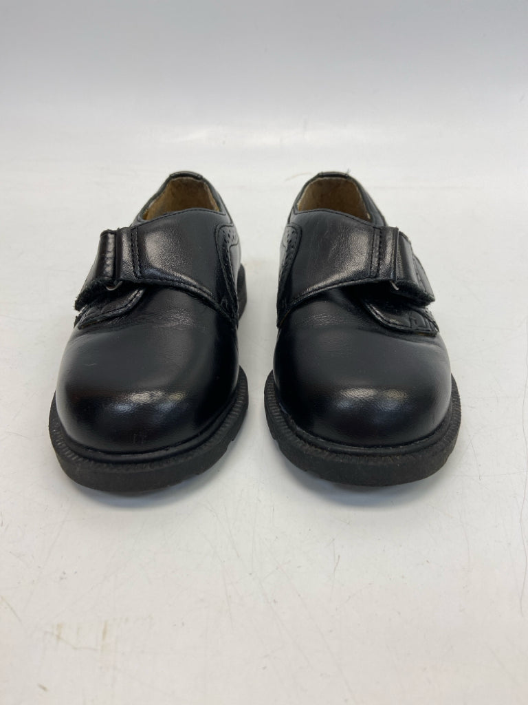Stride Rite SIZE 8.5 Black Boy&