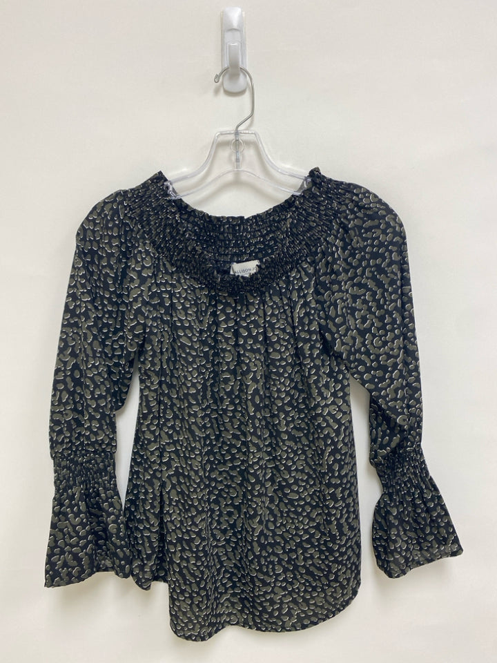 Size M Black Charcoal/White Shapes Bell Sleeves Ladies Top