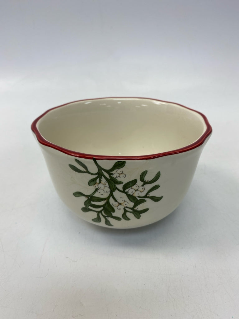 Better Homes &amp; Gardens Cream Green/White Mistletoe Christmas