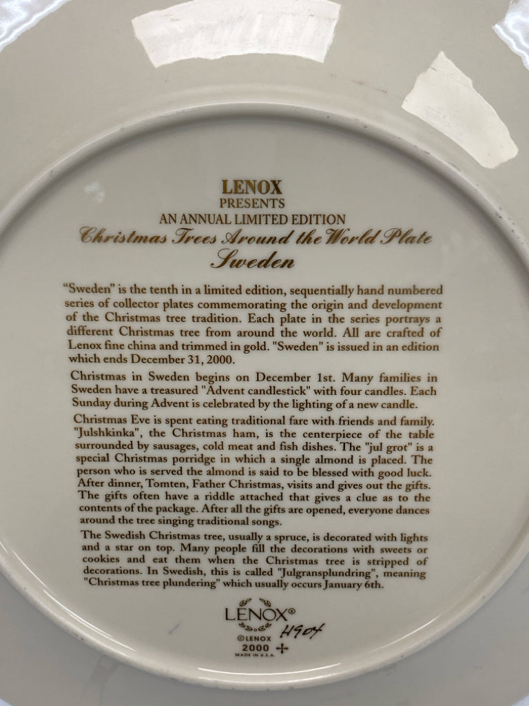 Lenox Cream Green/Multi Christmas Decorative Plate