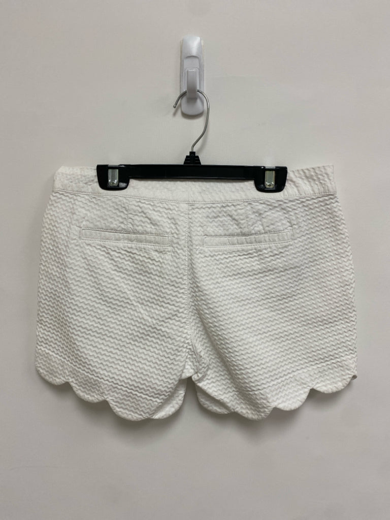 LILLY PULITZER Size 00 White Texture Ladies Shorts