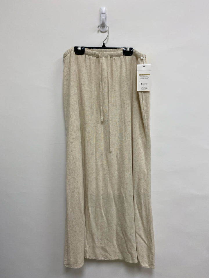 NWT Size L Beige Ladies Skirt