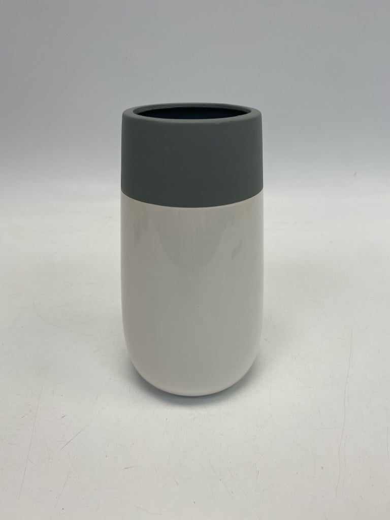 Gray/White Ceramic Vase