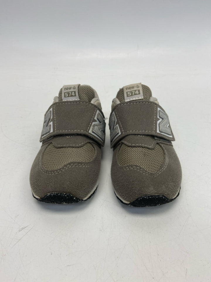 New Balance SIZE 6.5 Brown Gray Boy&