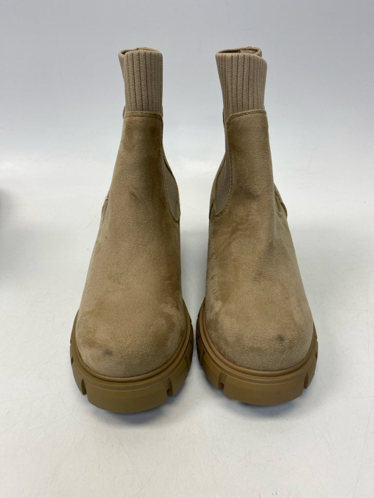 Soda US Shoe Size 9 Cream Boots