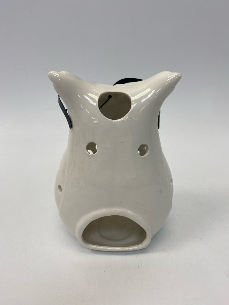 White Cut-Out Ceramic Candleholder(s)