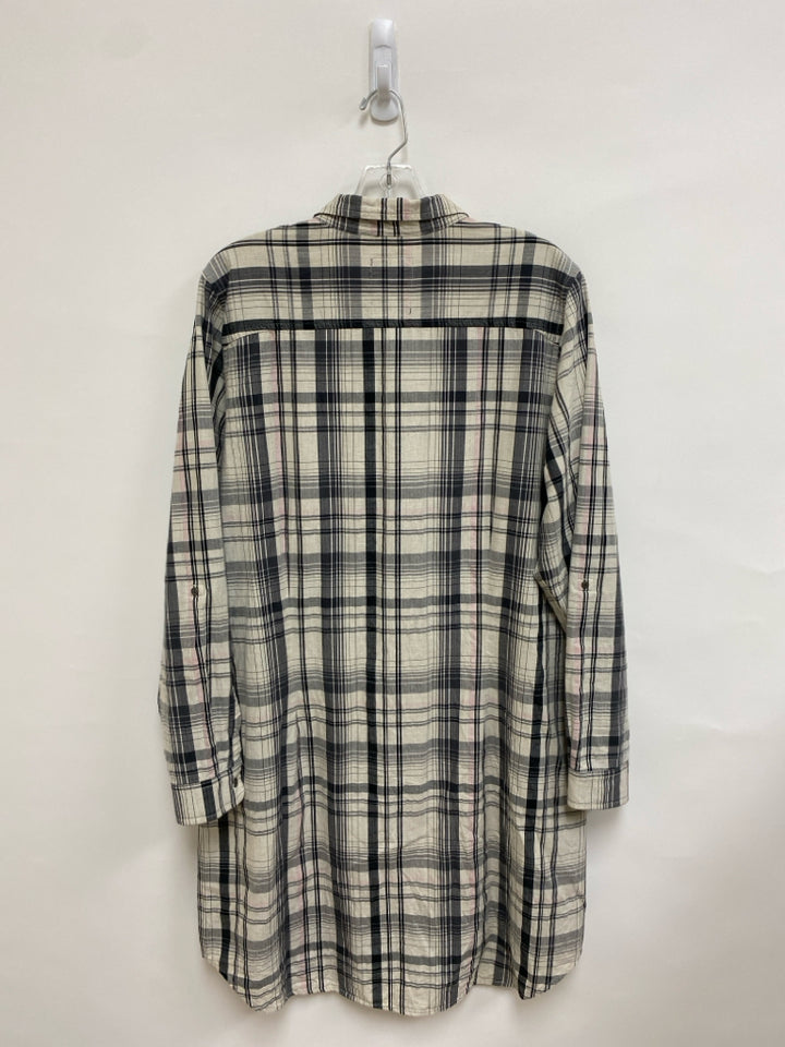 North Face Size XL Gray Black/Pink Plaid Button Up Ladies Dress