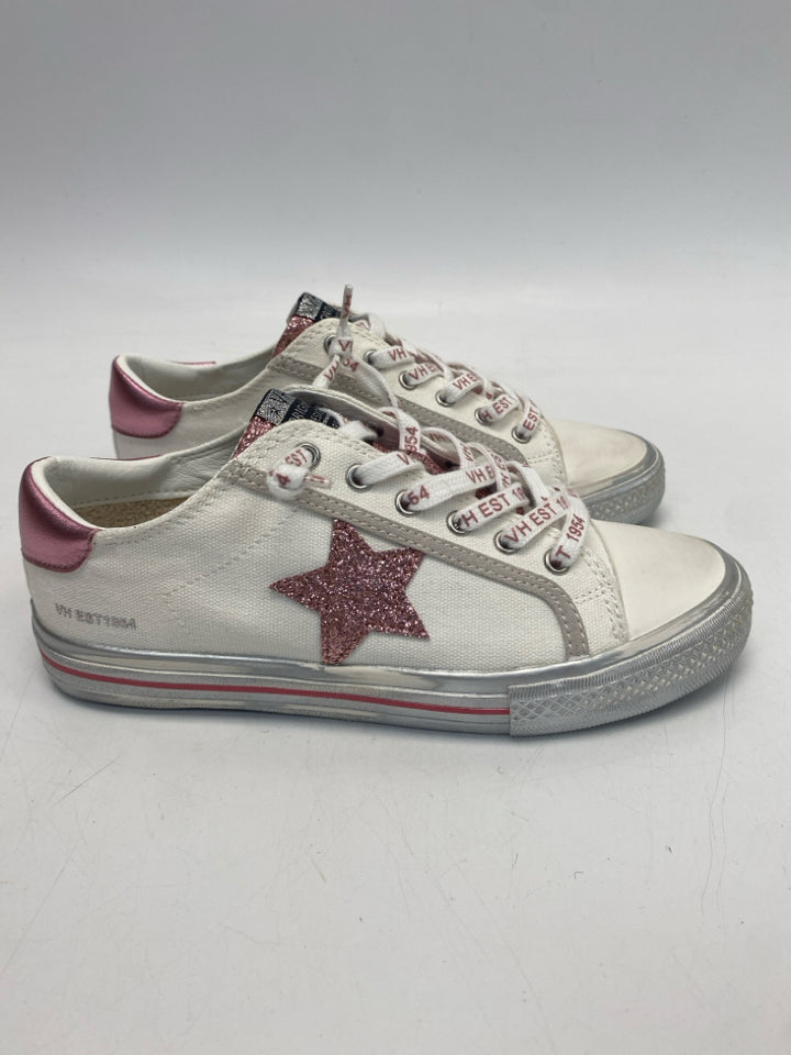 Vintage Havana  Size 7 White Shimmery Sneakers