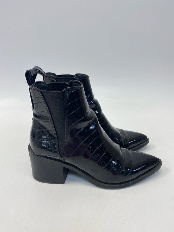 Steve Madden  Size 6 Black Embossed Boots