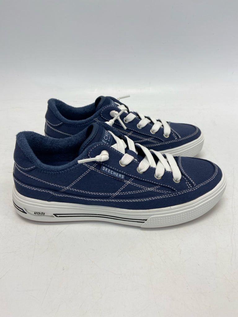 Skechers  Size 7 Navy White Lace-up Fabric Sneakers